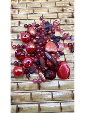 Mixed Red Beads Assortment For Jewelry Crafting – Glass Ceramic & Resin Variety